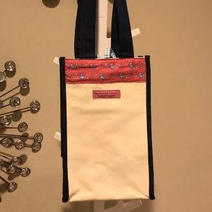 Vineyard Vines 🦀 Wine Tote 🍷